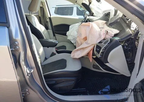 2019 Jeep Compass Latitude 4X4 from USA, damaged, VIN 3C4NJDBB6KT671879